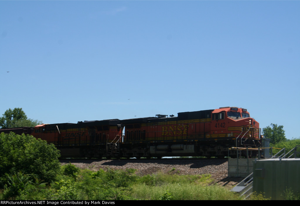 BNSF 4142